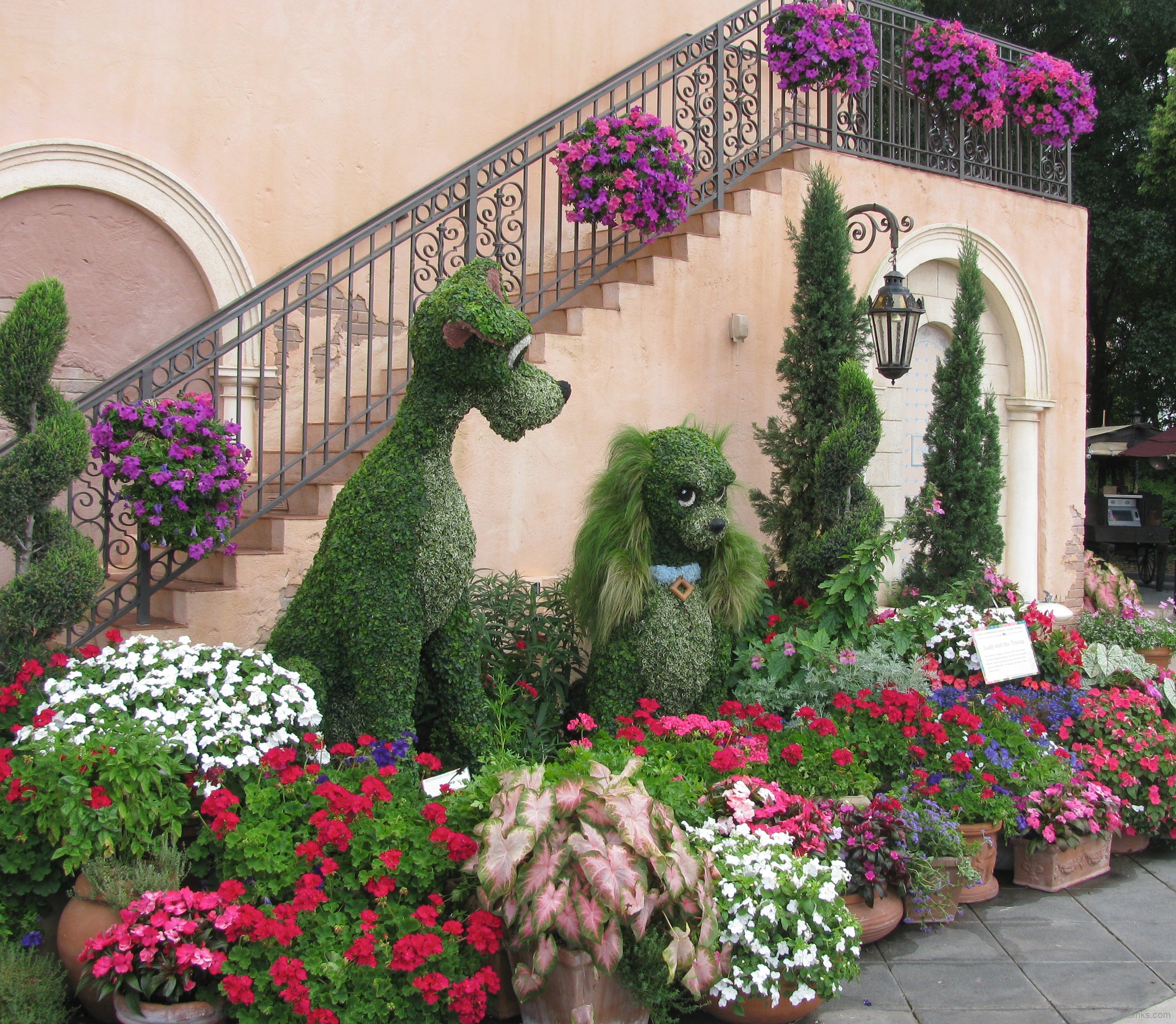 2011-epcot-flower-garden-festival-51