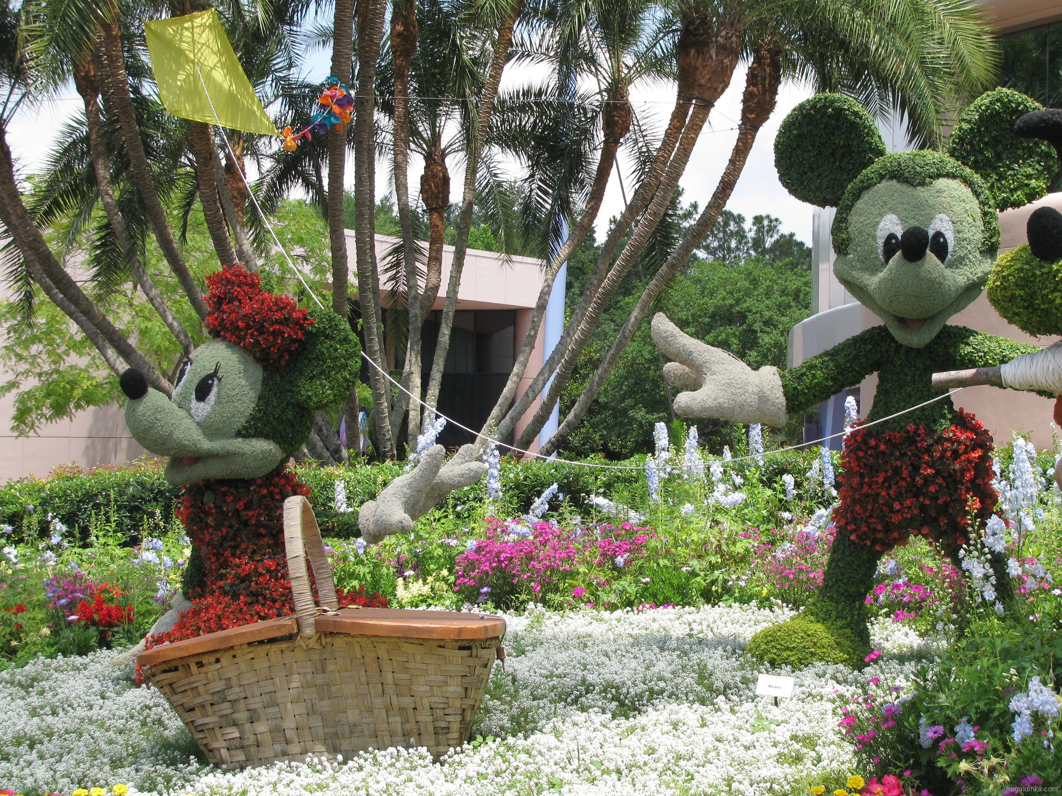 2011-epcot-flower-garden-festival-15