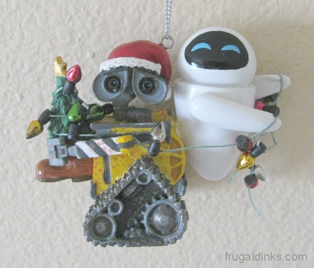 wall-e-and-eva-ornament-2011