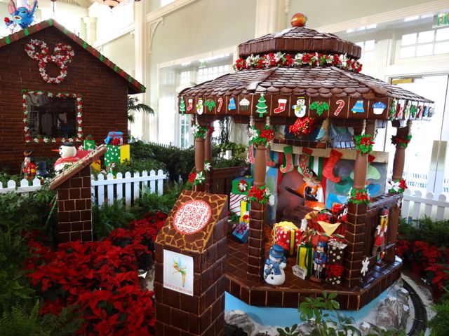 2012 Holiday Decorations - Boardwalk Inn - Walt Disney World - 03