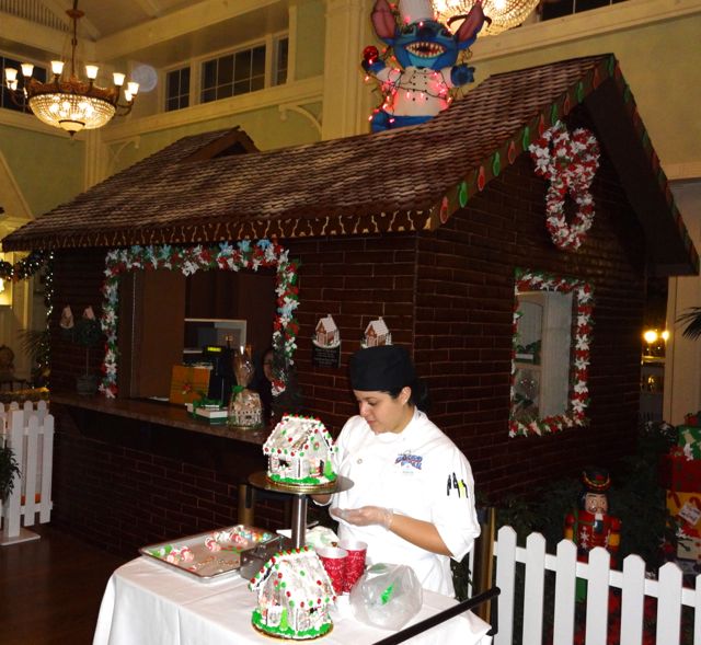 2012 Holiday Decorations - Boardwalk Inn - Walt Disney World - 10