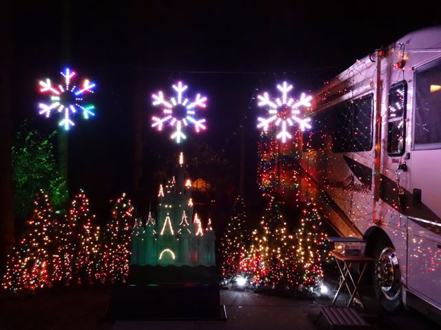 Dave The Castle Guy - 2012 Christmas at Fort Wildnerness - 03