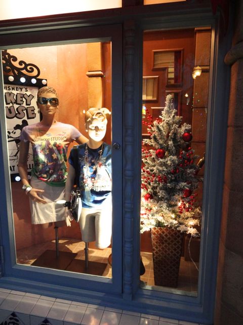 Disney's Hollywood Studios, Shop Window Displays Christmas 2012 - 04