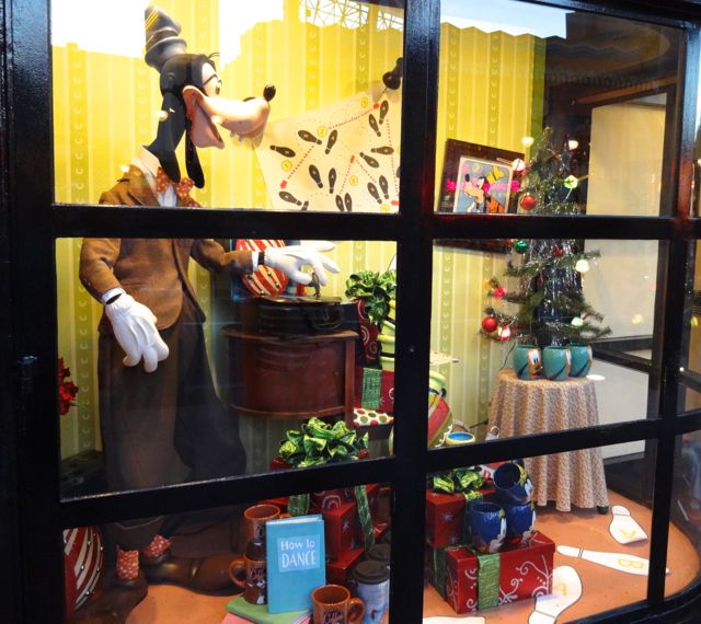 Disney's Hollywood Studios, Shop Window Displays Christmas 2012 - 06