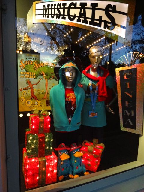 Disney's Hollywood Studios, Shop Window Displays Christmas 2012 - 09