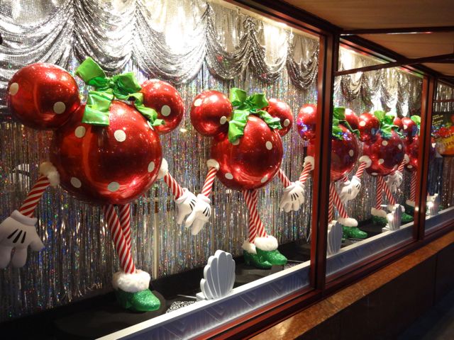 Disney's Hollywood Studios, Shop Window Displays Christmas 2012 - 12