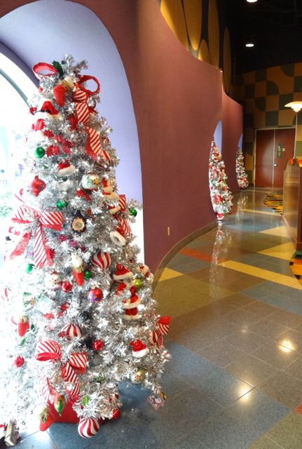 Pop Century Resort - Christmas 2012 - 10