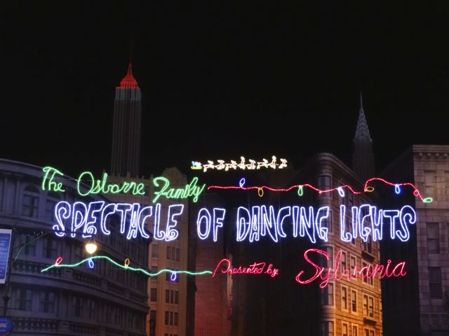 The Osborne Family Spectacle of Dancing Lights 2012 - 01