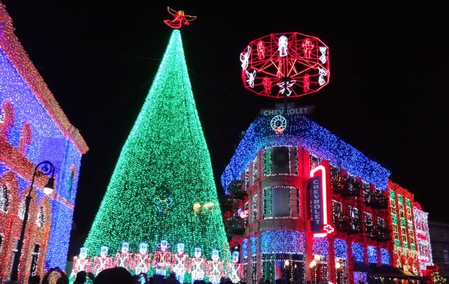 The Osborne Family Spectacle of Dancing Lights 2012 - 03