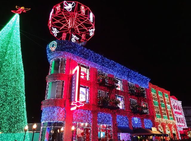 The Osborne Family Spectacle of Dancing Lights 2012 - 04