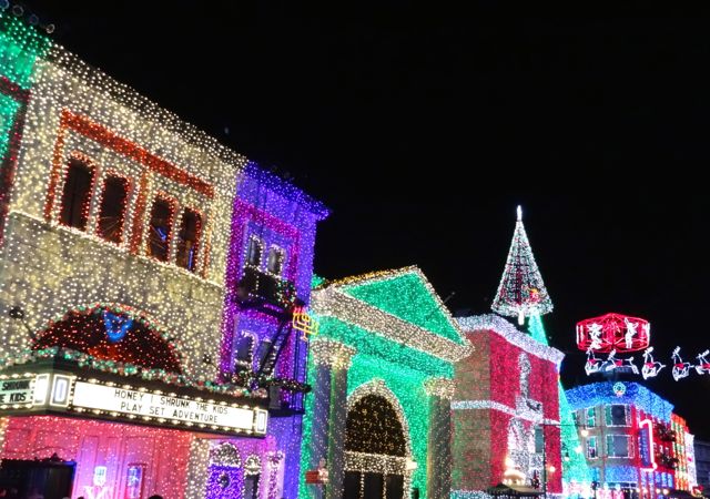 The Osborne Family Spectacle of Dancing Lights 2012 - 10