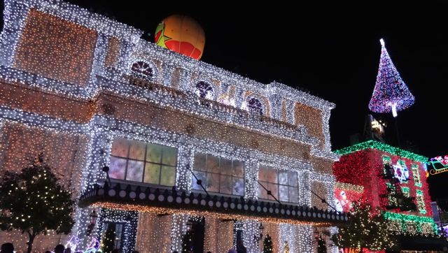 The Osborne Family Spectacle of Dancing Lights 2012 - 17