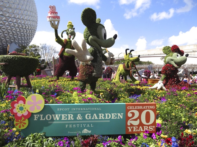 2013 Epcot Flower and Garden Festival Topiary in Future World - 01
