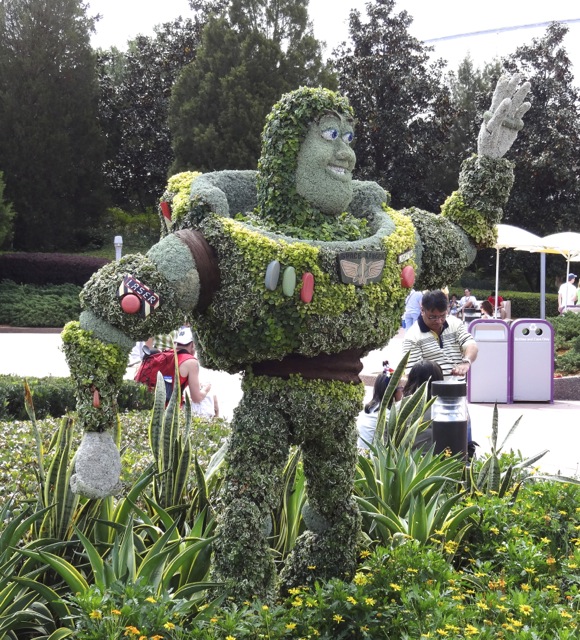 2013 Epcot Flower and Garden Festival Topiary in Future World - 12