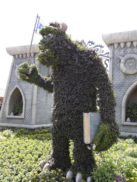 2013 Epcot Flower and Garden Festival Topiary in Future World - 32