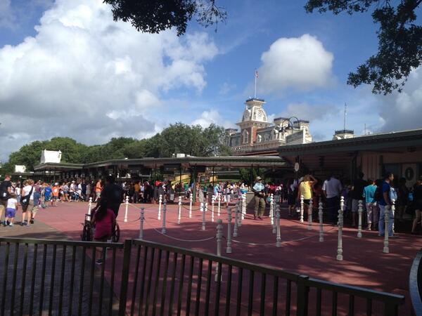 No crowds at Magic Kingdom at about 10? 10:30? on the morning of July 4th