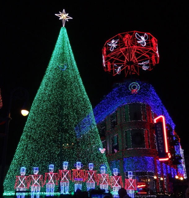 The Osborne Family Spectacle of Dancing Lights November 12 2013 - 08