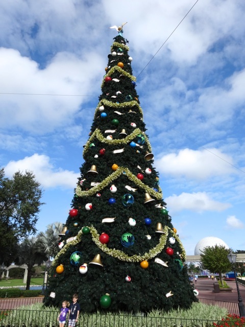 2013 Christmas Tree Epcot - 1