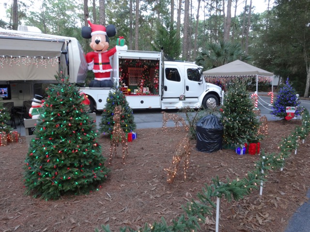 Fort Wilderness Christmas 2013 - 16