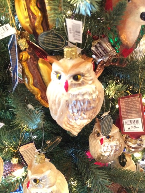 you probably know that Germany has a Christmas shop all year - here are some ornaments - owl