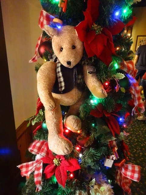 more teddy bears adorn the garland in the toy store