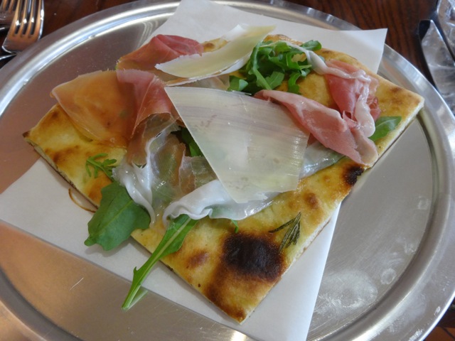 Pizza Romana al Prosciutto